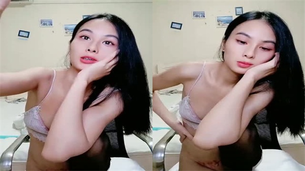 黑丝贫乳骚货左右开弓玩双飞 淫荡骑乘榨干你