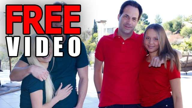 好哥们互换继女 体验对方紧致娇躯【DaughterSwap】