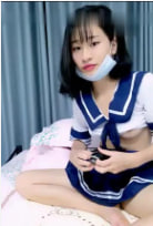 [斗内狂响] 制服学生妹直播自慰赚学费，高潮呻吟赚翻打赏！